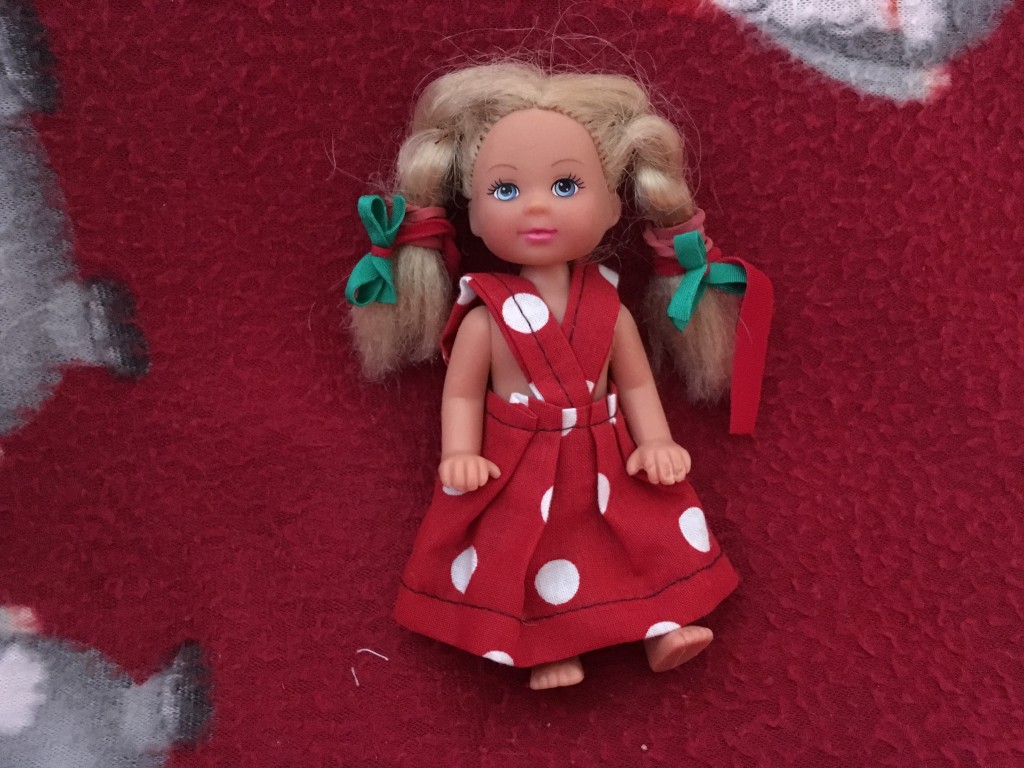 Obrázek šaty pro panenku